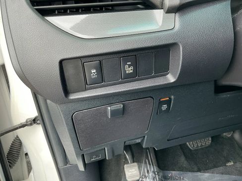Used 2015 Toyota Sienna SE w/ SE Preferred Package FWD image 26