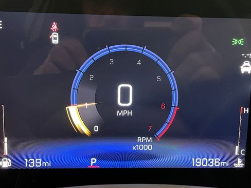 Used 2025 Chevrolet Trax LT w/ Driver Confidence Package image 28