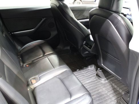 Used 2021 Tesla Model Y Performance image 18