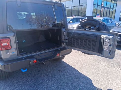 Used 2023 Jeep Wrangler Unlimited Sahara w/ Cold Weather Group image 19