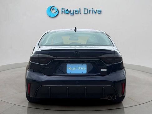 Used 2023 Toyota Corolla SE w/ SE Premium Package FWD image 5