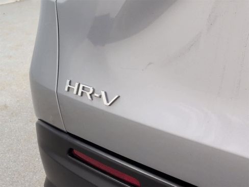 Used 2024 Honda HR-V LX image 12