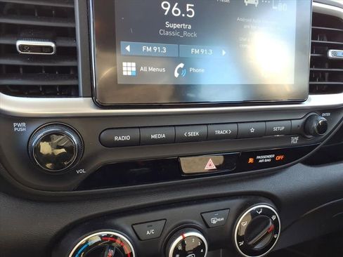 Used 2020 Hyundai Venue SE image 23