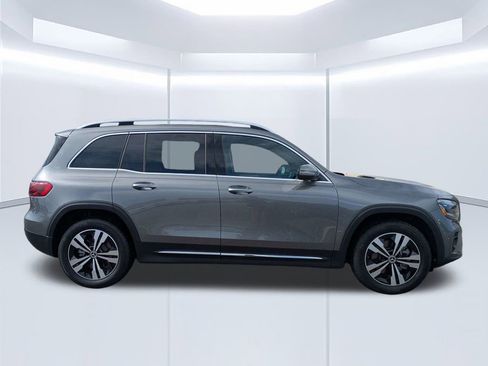 Used 2025 Mercedes-Benz GLB 250 image 3