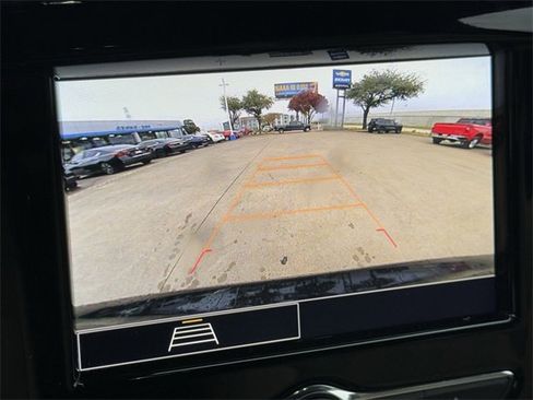 Used 2023 Chevrolet Traverse LS image 17