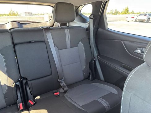 Used 2025 Chevrolet Blazer LT FWD image 38
