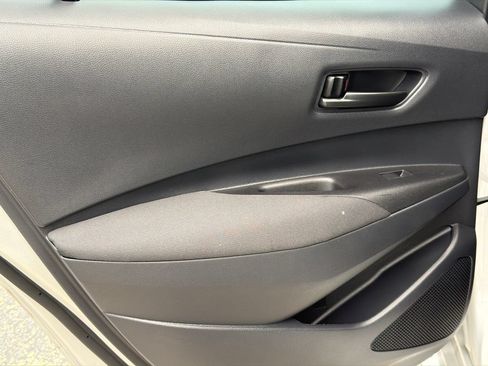 Used 2025 Toyota Corolla LE FWD image 16
