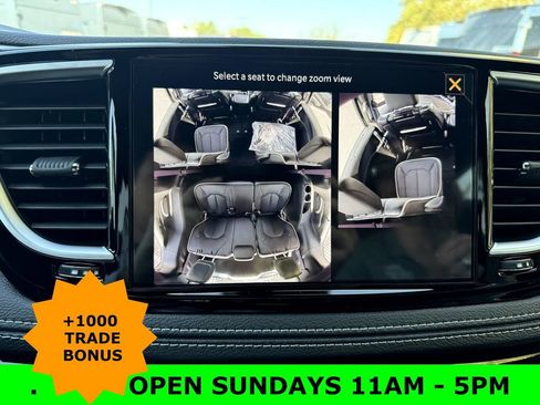 New 2026 Chrysler Pacifica Limited w/ Uconnect Theater Family Group image 26
