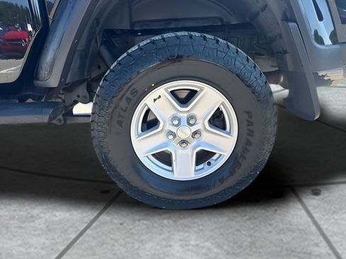 Used 2020 Jeep Gladiator Sport w/ Quick Order Package 24S AWD/4WD image 27