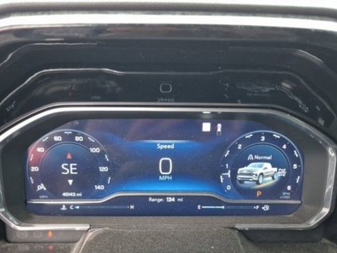 Used 2022 Chevrolet Silverado 1500 LT w/ Leather Package image 6