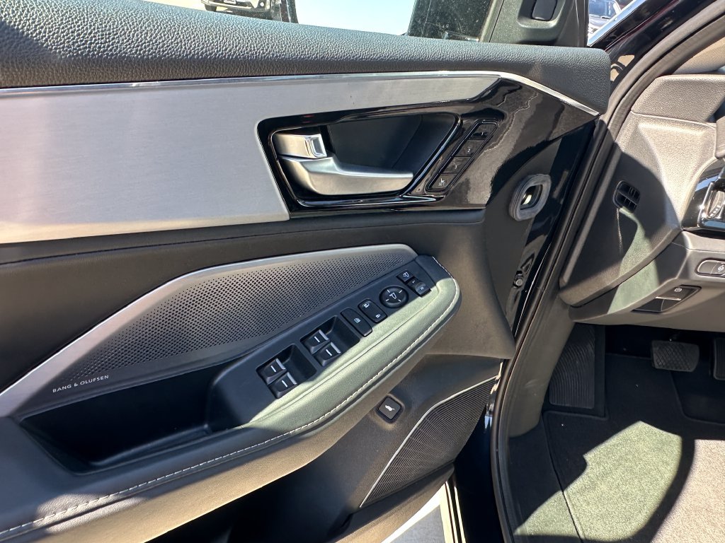 Used 2025 Acura MDX w/ Technology Package FWD image 26