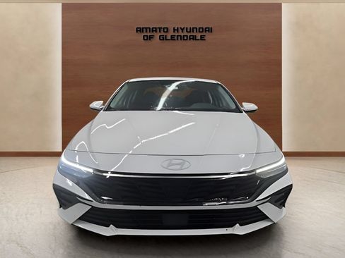 Used 2025 Hyundai Elantra SEL FWD image 9