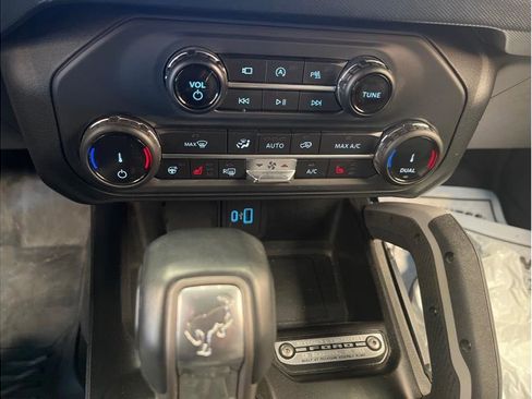 Used 2022 Ford Bronco Outer Banks image 13