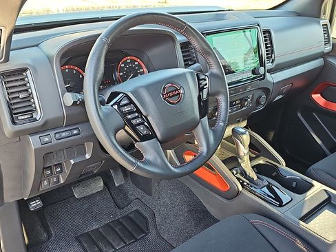 Used 2024 Nissan Frontier PRO-4X w/ Off-Road Protection Package image 18