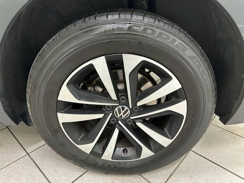 Used 2024 Volkswagen Tiguan S image 15