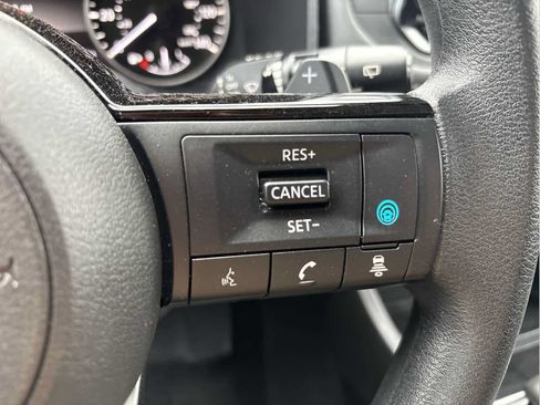 Used 2023 Nissan Rogue SV FWD image 26