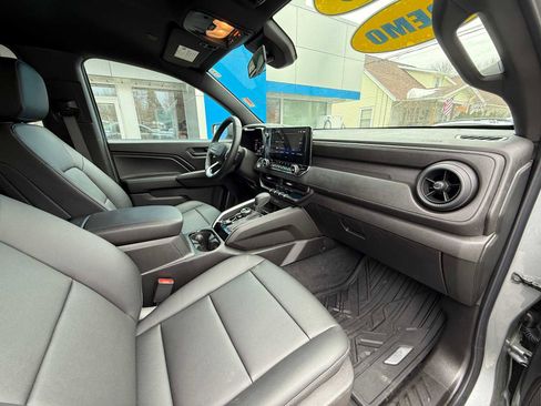 Used 2025 Chevrolet Colorado Trail Boss image 38