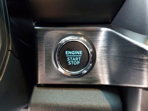 Used 2024 Ford F250 Lariat w/ Chrome Package image 24