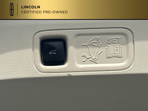 Used 2022 Lincoln Navigator Black Label image 39