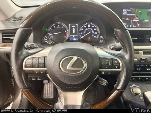 Used 2016 Lexus ES 350 w/ Luxury Package w/Wood Trim FWD image 17