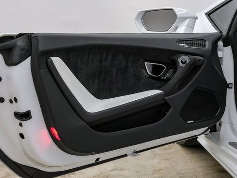 Used 2023 Lamborghini Huracan Tecnica image 59