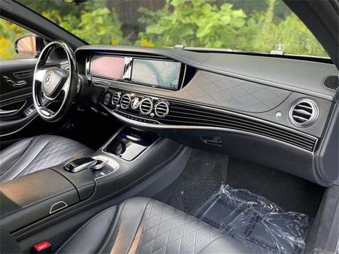 Used 2017 Mercedes-Benz Maybach S 550 4MATIC image 23