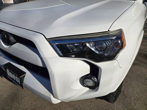 Used 2017 Toyota 4Runner SR5 Premium image 19