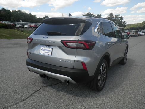 Certified 2023 Ford Escape Platinum w/ Premium Technology Package image 6