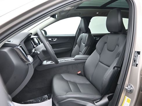 New 2025 Volvo XC60 B5 Core w/ Protection Package Premier AWD/4WD image 21