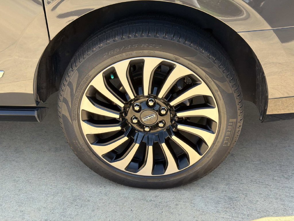 Certified 2024 Lincoln Navigator L Black Label AWD/4WD image 5
