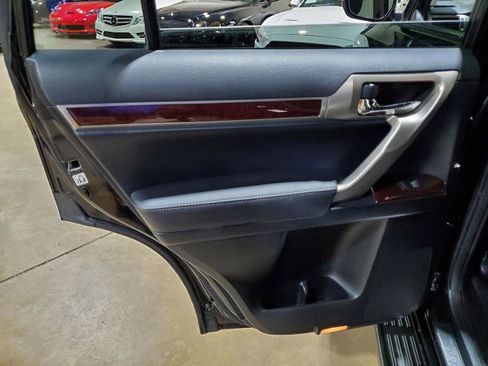 Used 2014 Lexus GX 460 image 30