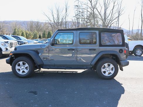 Used 2022 Jeep Wrangler Unlimited Sport image 4