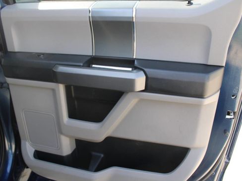 Used 2015 Ford F150 XLT w/ Equipment Group 302A Luxury AWD/4WD image 9