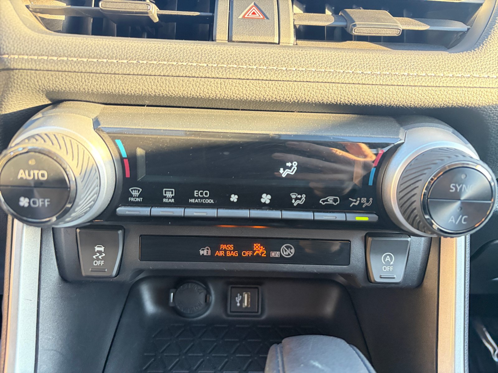 Used 2024 Toyota RAV4 XLE AWD/4WD image 22