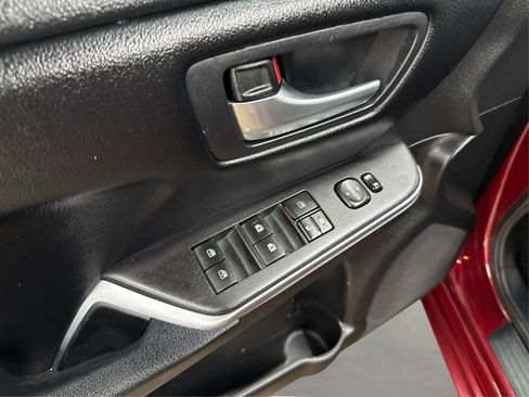 Used 2016 Toyota Camry SE FWD image 21