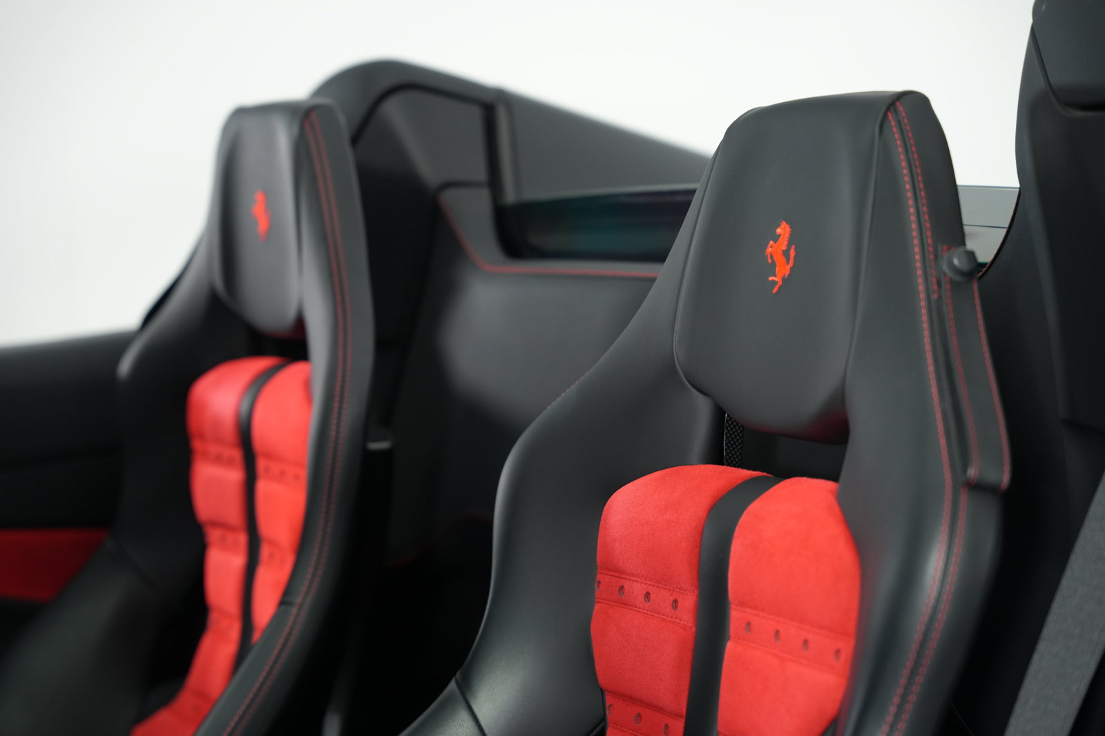Used 2022 Ferrari F8 Spider RWD image 50