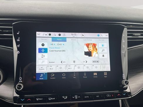 Used 2023 Jeep Wagoneer L Series III w/ Premium Group I image 10