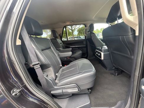 Certified 2024 Ford Expedition XLT image 31
