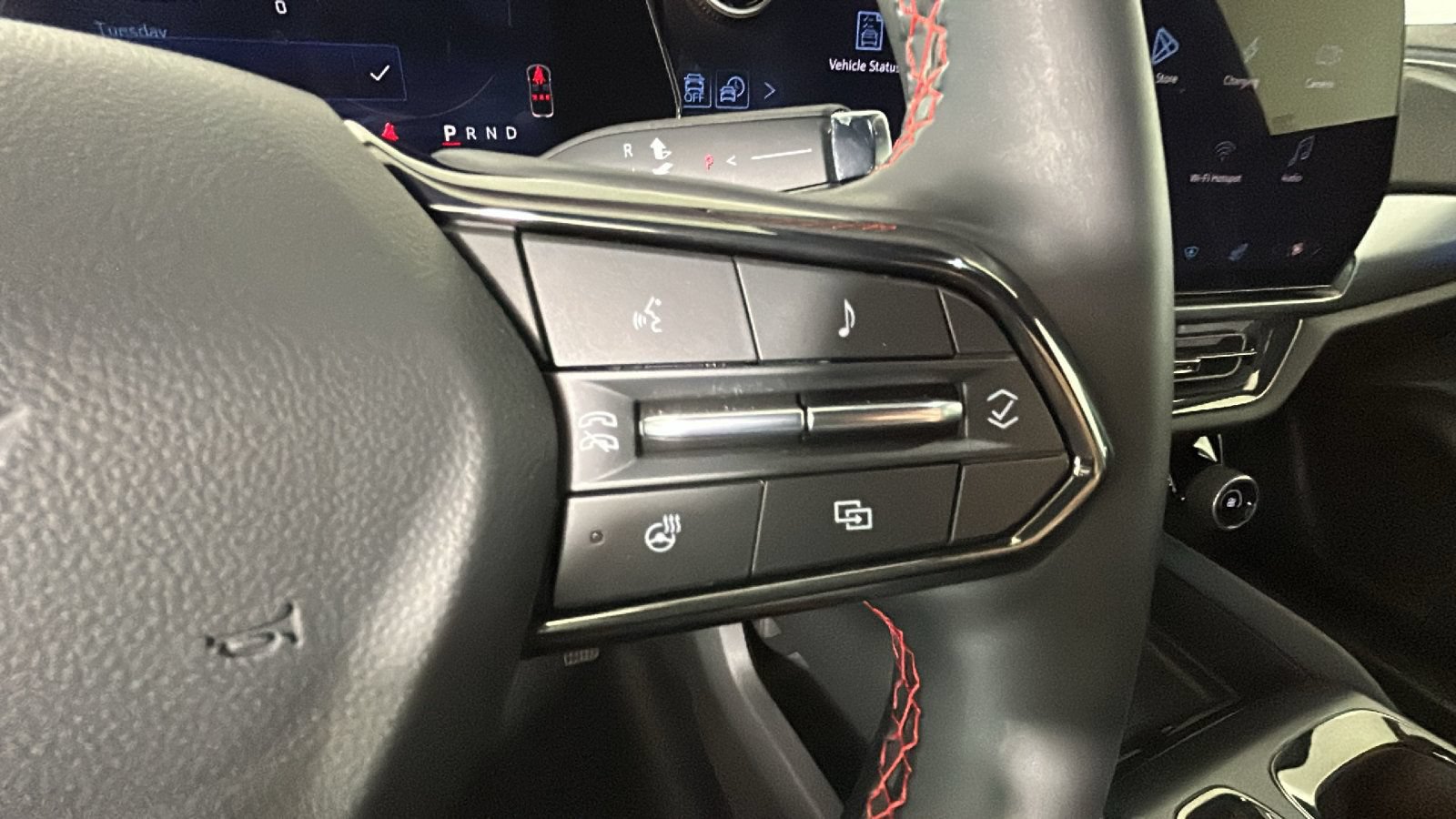 Used 2024 Chevrolet Equinox EV RS FWD image 20
