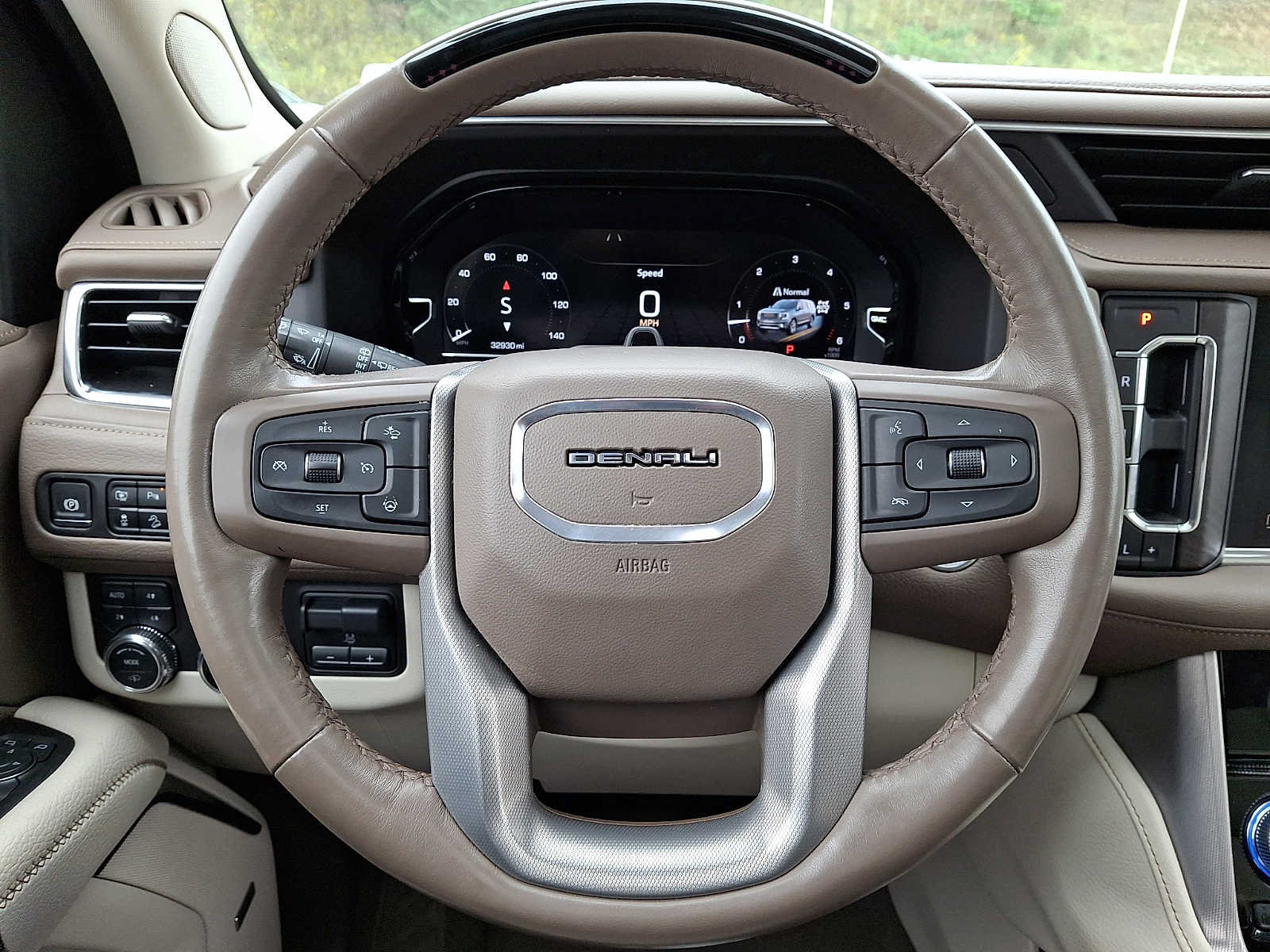 Used 2024 GMC Yukon XL Denali w/ Denali Reserve Package AWD/4WD image 22