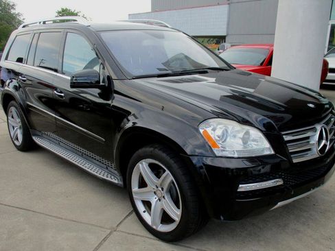 Used 2012 Mercedes-Benz GL 550 4MATIC image 3