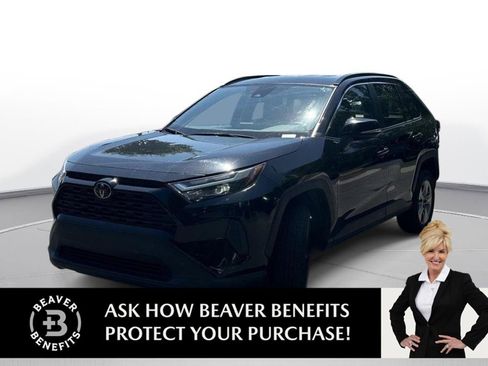 Used 2025 Toyota RAV4 XLE FWD image 1