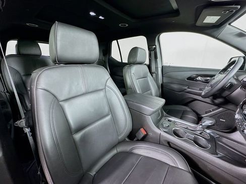Used 2023 Chevrolet Traverse RS w/ LPO, Floor Liner Package image 31