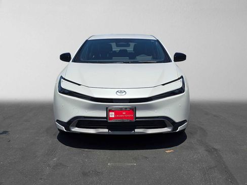 Certified 2026 Toyota Prius XLE FWD image 8