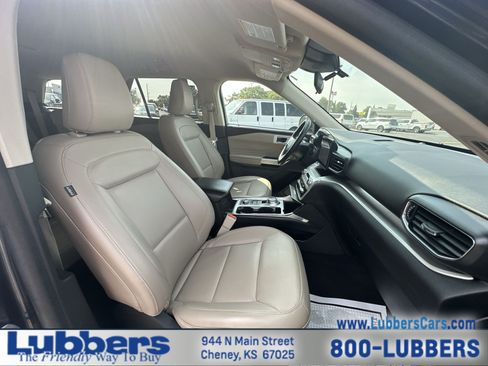 Used 2022 Ford Explorer XLT w/ Equipment Group 202A AWD/4WD image 23