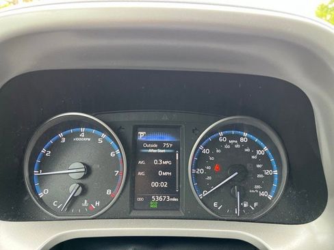 Used 2018 Toyota RAV4 XLE image 9