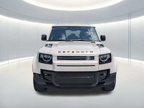 Used 2026 Land Rover Defender 110 X-Dynamic SE AWD/4WD image 2
