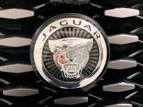 Certified 2025 Jaguar F-PACE R-Dynamic S image 32