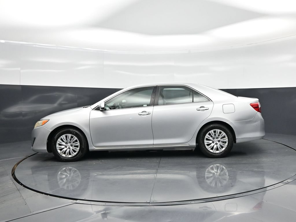 Used 2014 Toyota Camry LE FWD image 23