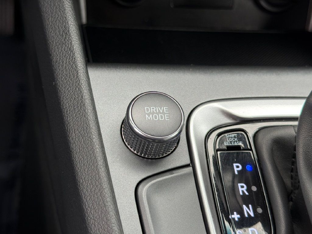 Used 2023 Hyundai Kona SEL w/ Cargo Package FWD image 29